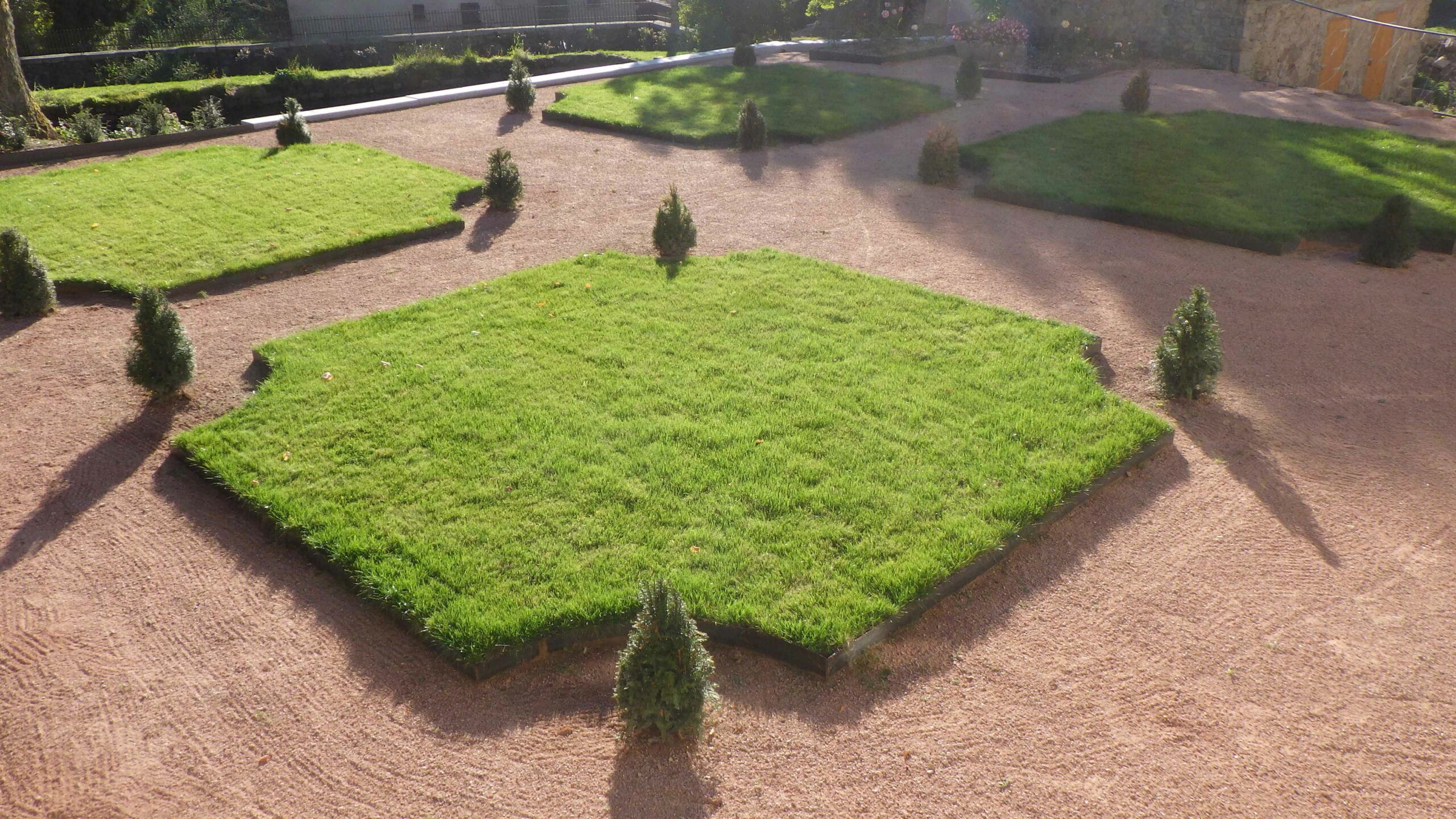 paysagiste roanne - paysagiste loire - entretien exterieur roanne - entretien jardins - architecte paysagiste roanne - paysagiste renaison