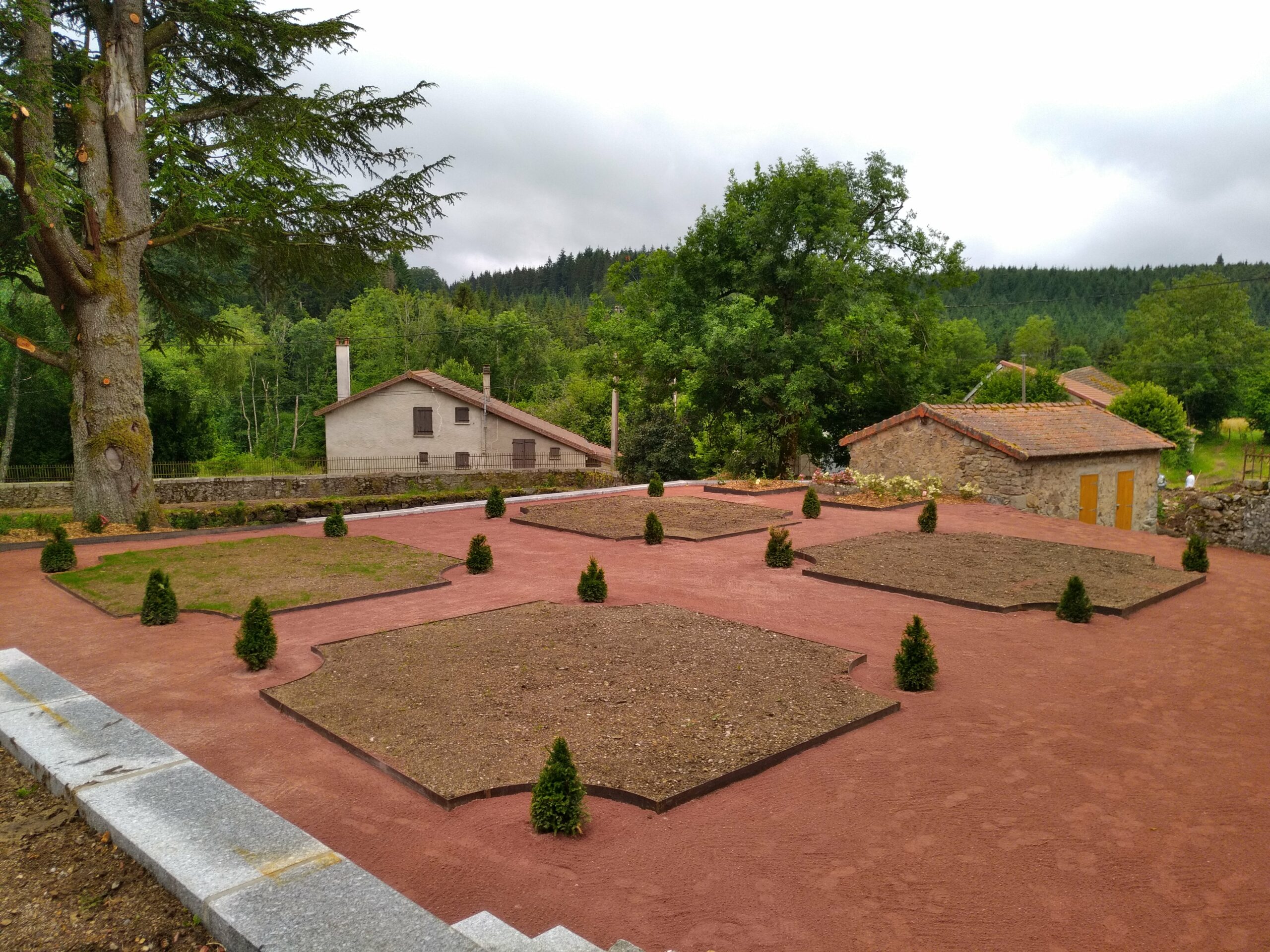 paysagiste roanne - paysagiste loire - entretien exterieur roanne - entretien jardins - architecte paysagiste roanne - paysagiste renaison