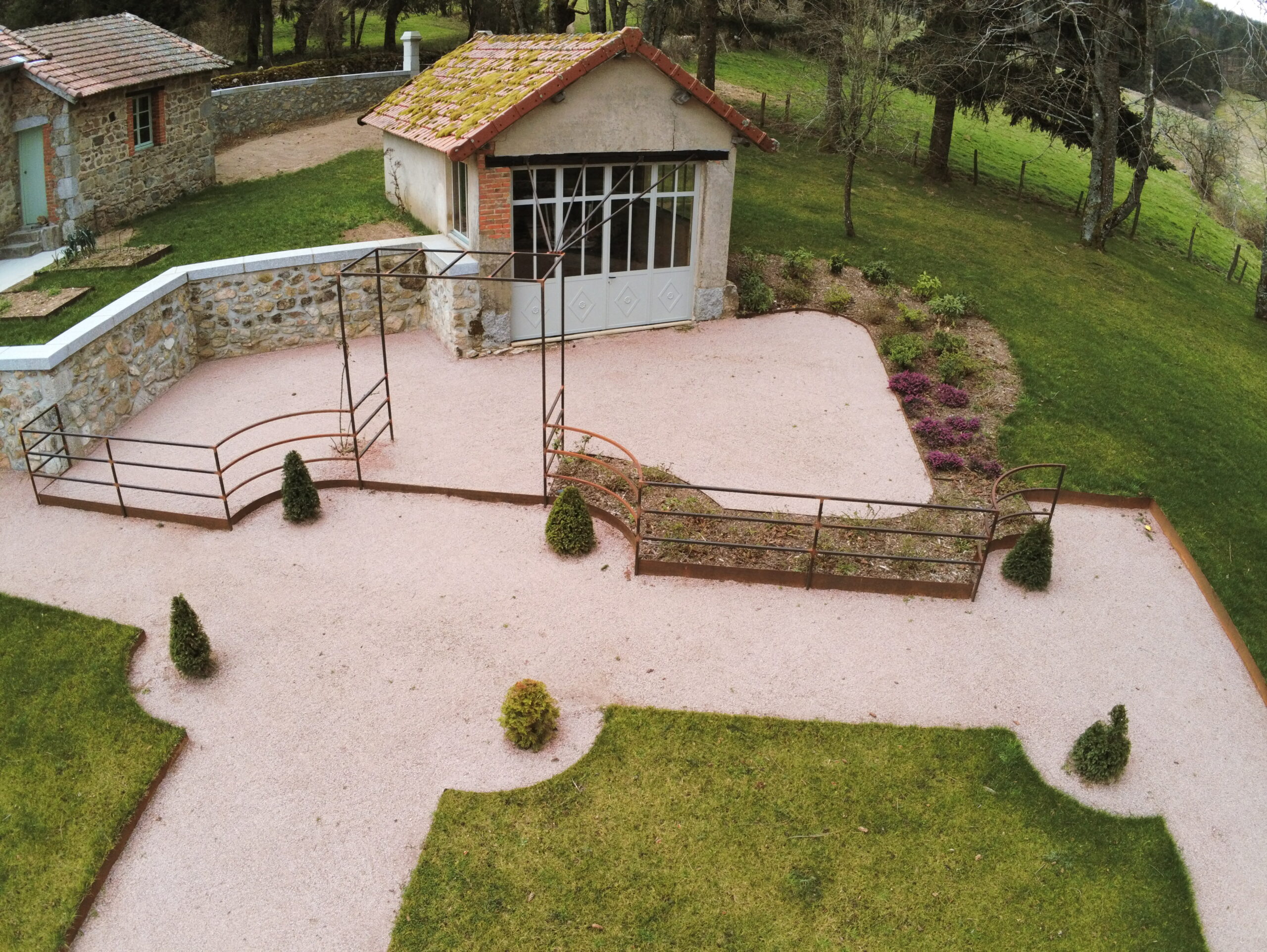 paysagiste roanne - paysagiste loire - entretien exterieur roanne - entretien jardins - architecte paysagiste roanne - paysagiste renaison