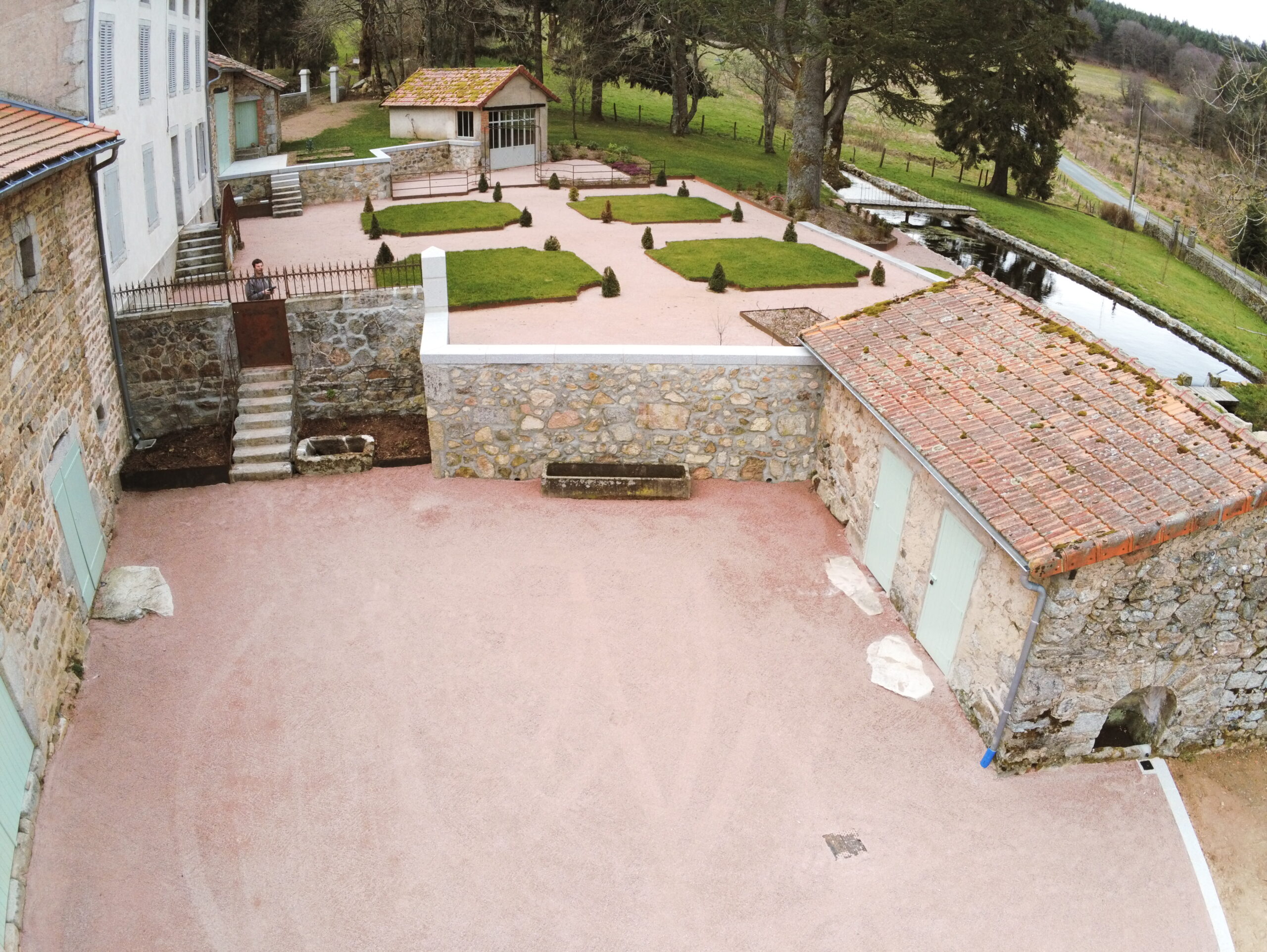 paysagiste roanne - paysagiste loire - entretien exterieur roanne - entretien jardins - architecte paysagiste roanne - paysagiste renaison